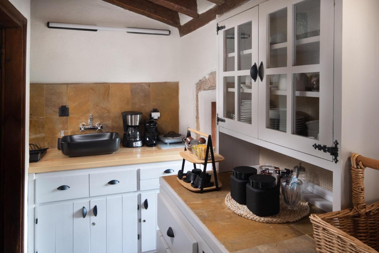 Menexes Suites Monemvasia Extérieur photo