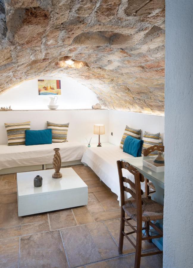 Menexes Suites Monemvasia Extérieur photo