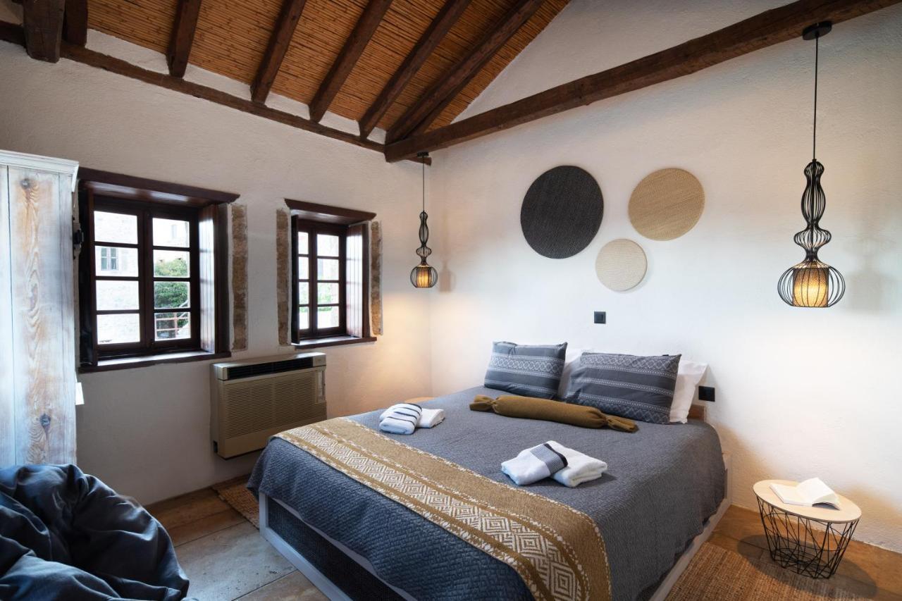 Menexes Suites Monemvasia Extérieur photo