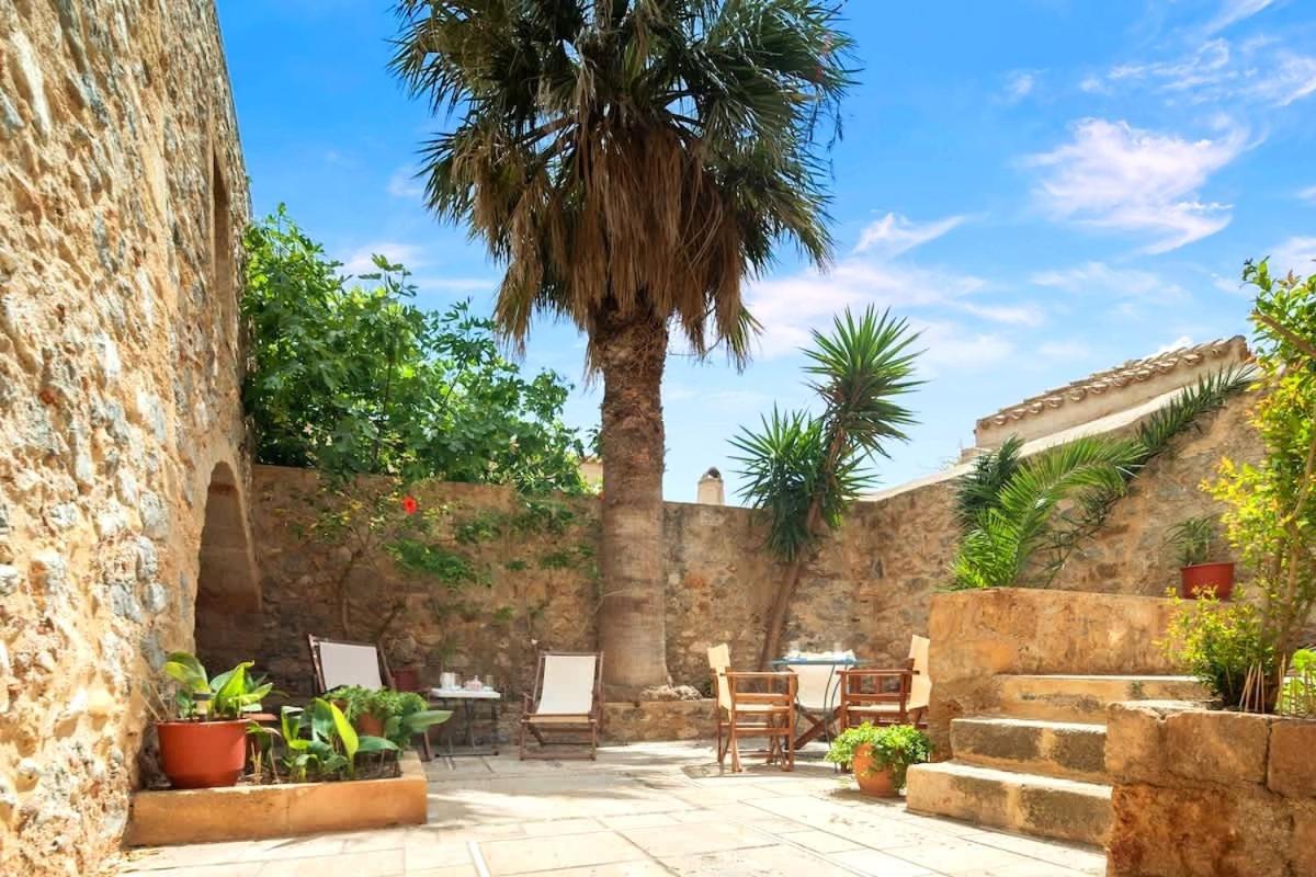 Menexes Suites Monemvasia Extérieur photo