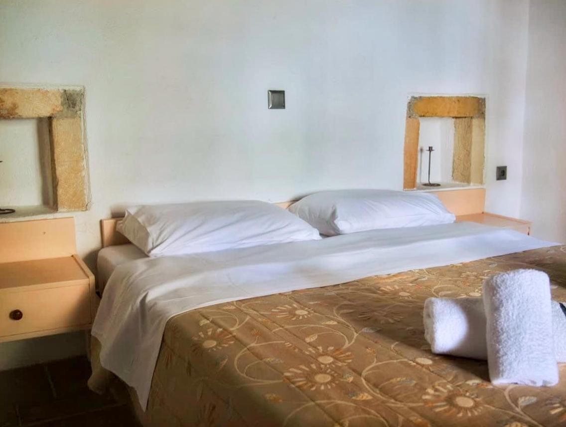 Menexes Suites Monemvasia Extérieur photo