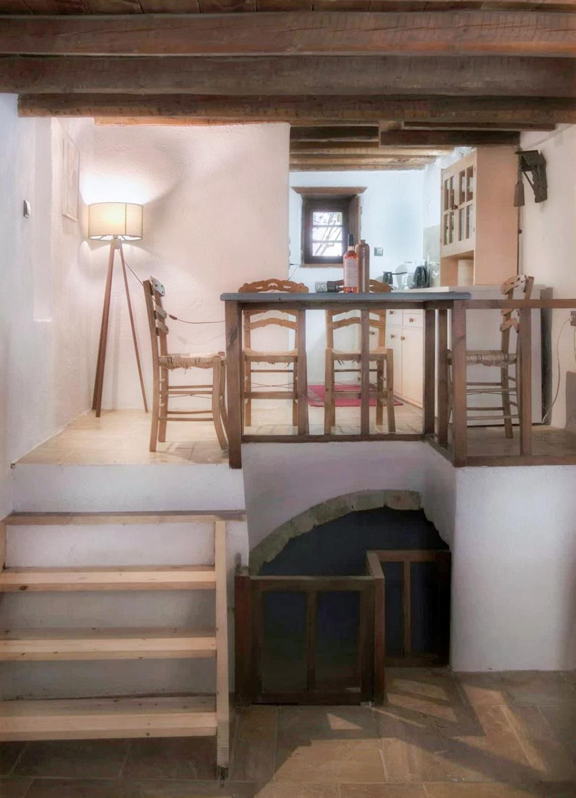 Menexes Suites Monemvasia Extérieur photo
